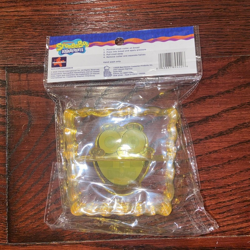 Sponge Bob Squarepants Sandwich Crust Cutter NIP gallery