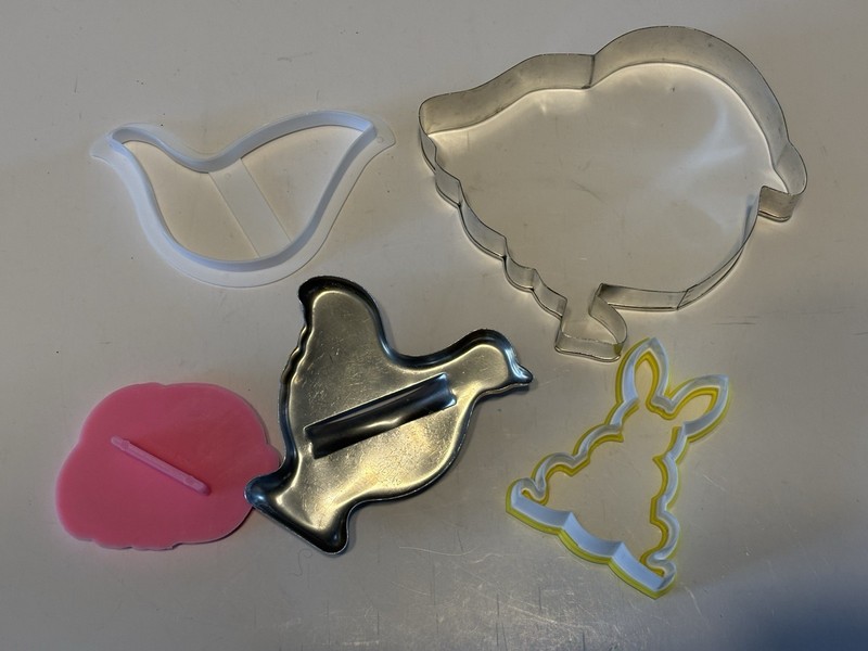 Lot Of 5 - Easter Plastic & Metal Cookie Cutters - Bunny x 2, Chicken x 2, Dove gallery