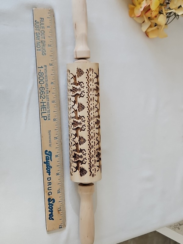 Christmas Holiday Designs Wooden Embossed Rolling Pin Pie Crust Cookies 15” gallery