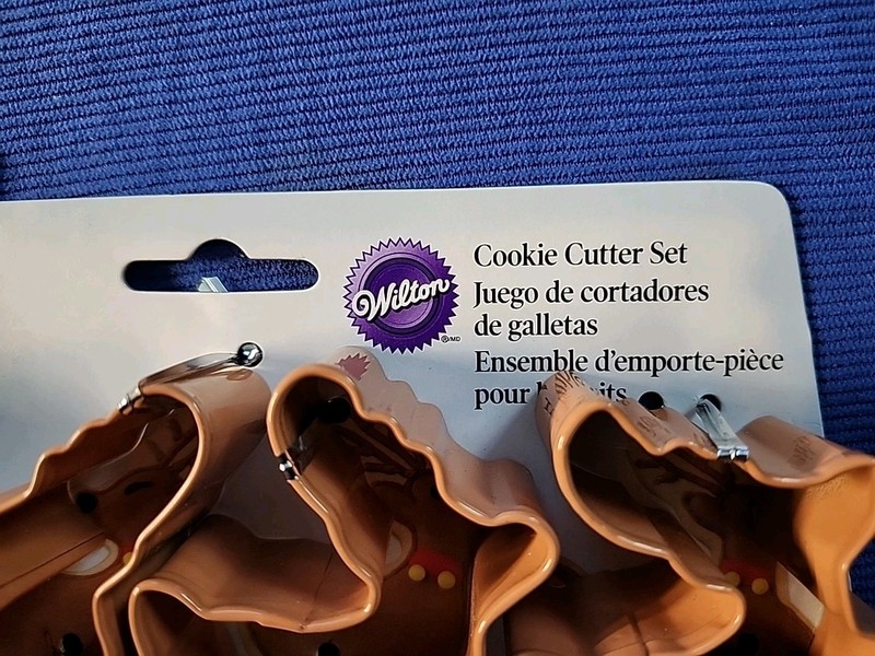 Wilton Metal Cookie Cutter Set of 4 Reindeer Christmas gallery