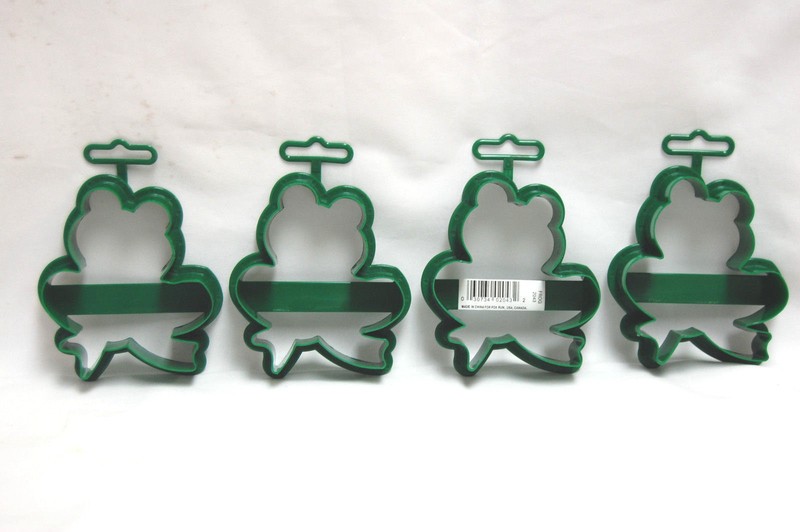 Frog Shaped Cookie Cutters Fox Run/Craftsmen Green Plastic Set of 4 S7892 gallery