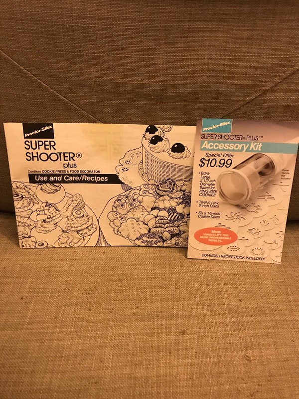 Vintage Proctor Silex Super Shooter Plus Cordless Cookie Press & Food Decorator gallery