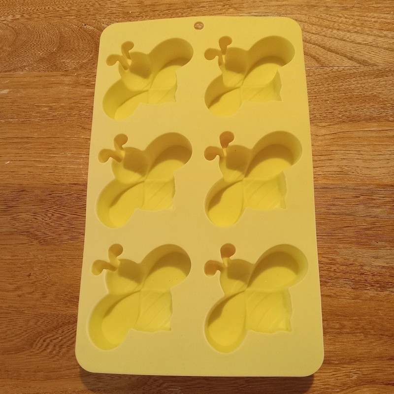 Silicone Bee Shaped Mold For Treats, Ice Cubes, Soaps, Etc.
