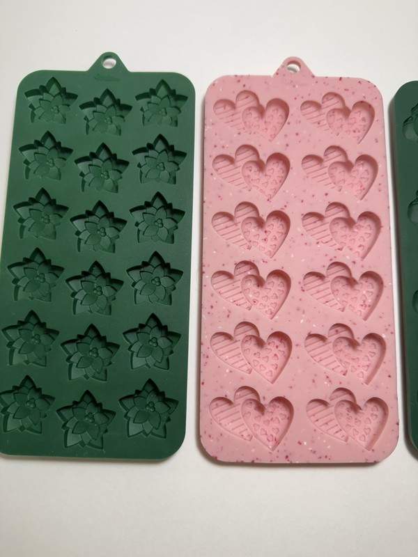 Four Wilton Silicone Candy Molds Hearts, Cupcakes, Stars, Holiday gallery