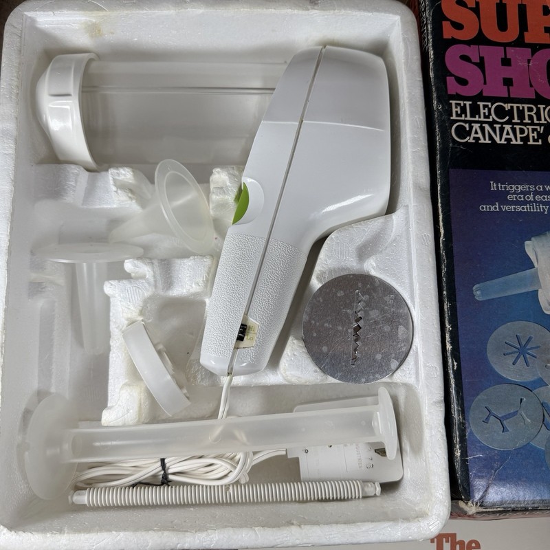 Vtg WEAR-EVER Super Shooter 70001 Cookie Press Candy Maker (70s) Original Box gallery