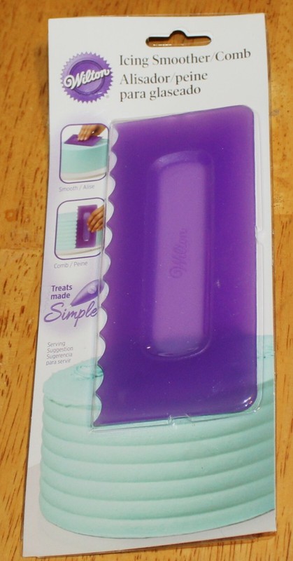 Wilton ~ ICING SMOOTHER COMB #417-2555 – PLASTIC – 2 EDGES (Flat, Rounded) New