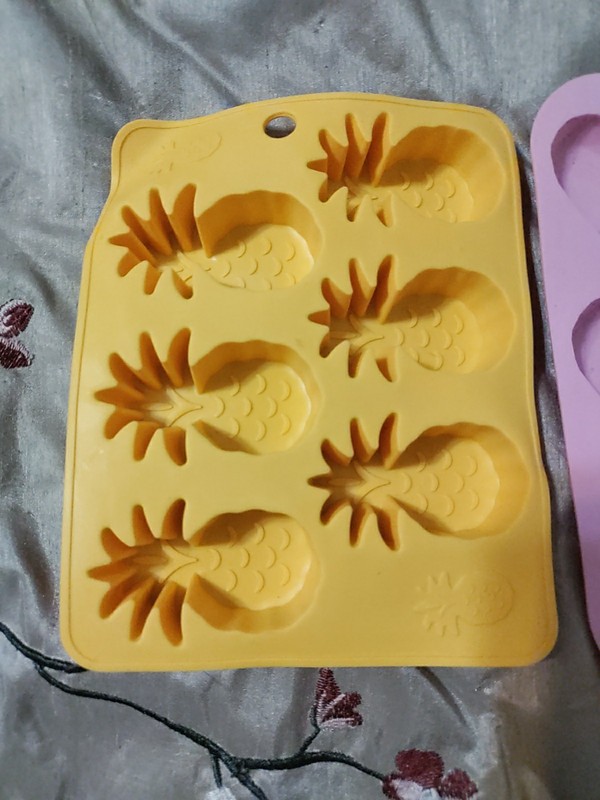 Lot Of 2 Silicone Novelty Shape Ice Or Candy Molds Large Hearts Pineapple gallery