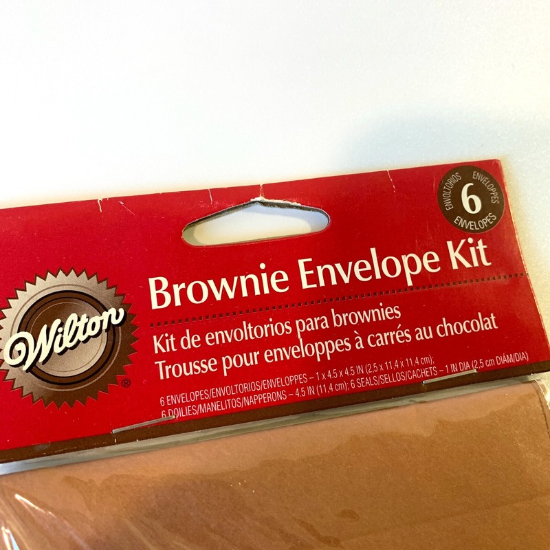 Wilton Brownie Envelope Kit 6 Envelopes 6 Doilies 6 Sweet Sticker Seals gallery