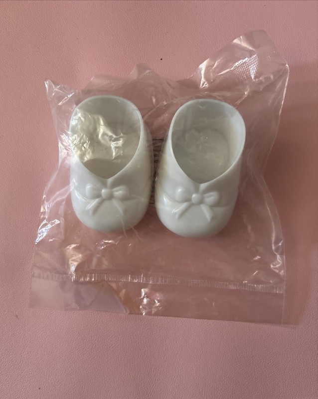 deco pac baby shoes cake topper