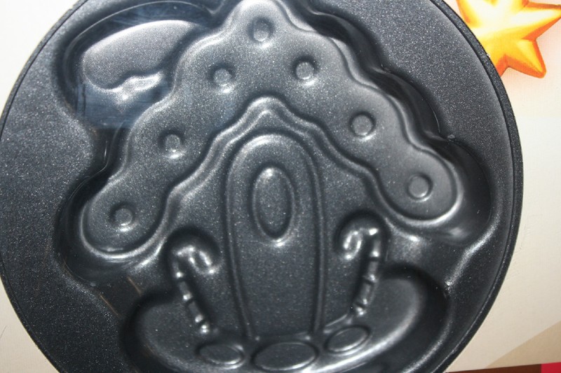 CHLOE'S KITCHEN NON-STICK BAKEWARE DELUXE 6 CAVITY GINGERBREAD HOUSE CAKE PAN gallery