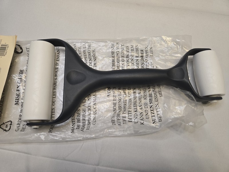 Pampered Chef Bakers Dual Roller # 1485 Brand New in original But Torn Package