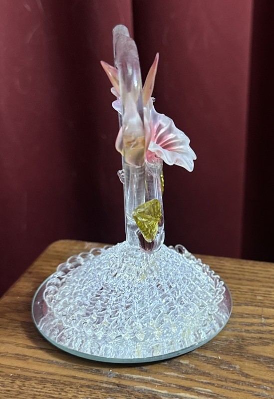 Valentine Day gift for her. Beautiful Glass Heart & A Hummingbird & Flower. NIB gallery