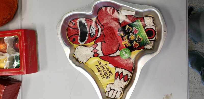 Wilton Enterprises Cake Outlines Barbie, Precious Moments, Power Rangers New gallery