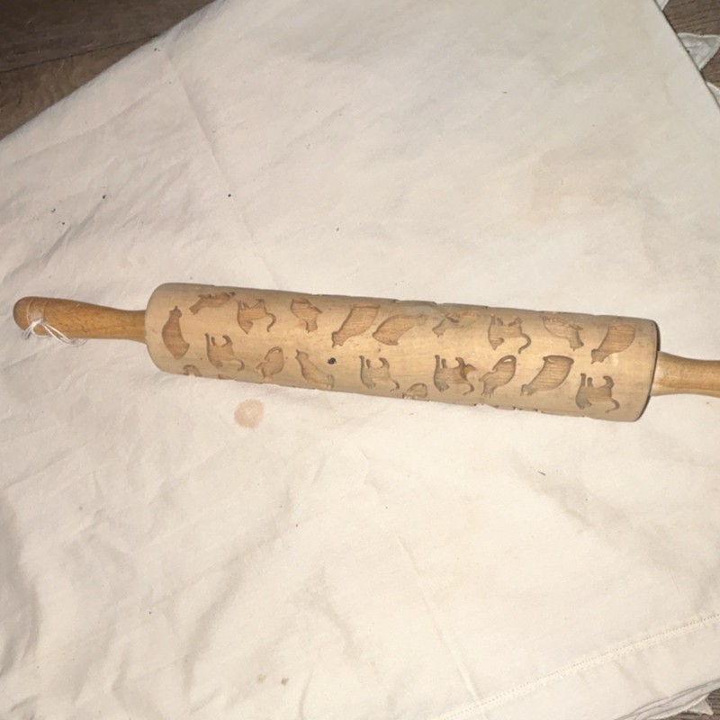 Wood Embossing Rolling Pin with Cat Pattern and Handle, Brown, Cats & Kittens