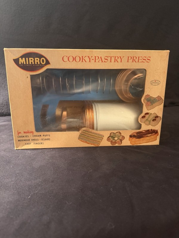Mirro 358-AM Aluminum Cookie Press With Handle, 12 Discs, Silver Copper