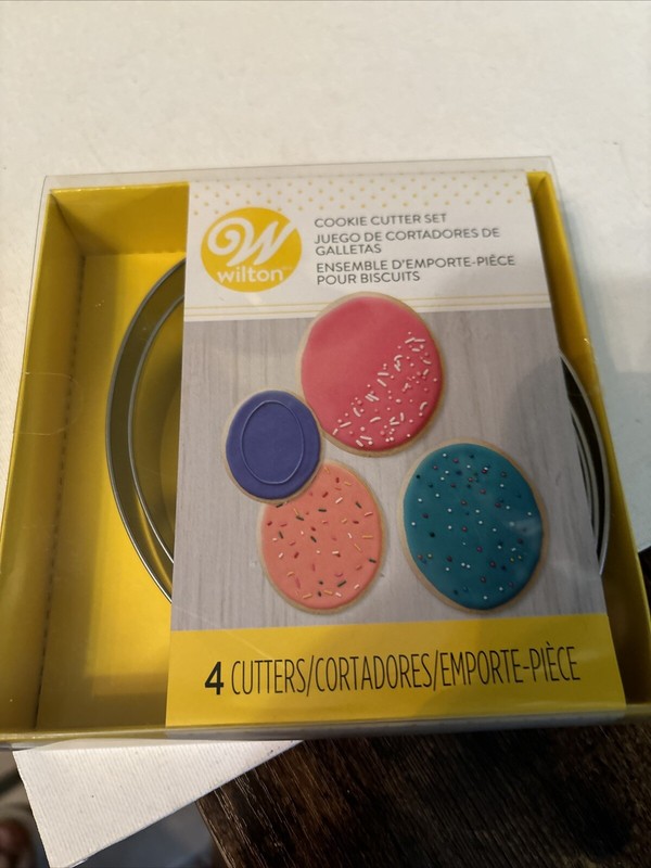 Wilton Set of 4 Steel Oval Egg Shape Nesting Cookie Cutters NEW in Package