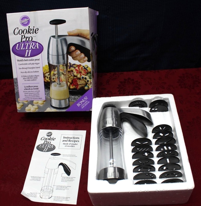 Wilton Cookie Pro Ultra II Cookie Press 12 Disks + 4 Bonus Disks -Excellent