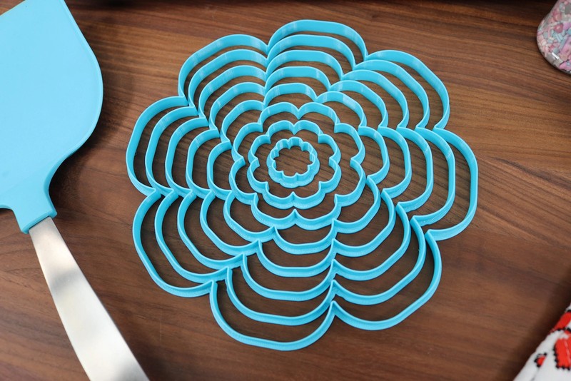 XL 8-Petal Flower Cookie Cutters - 8in through 1in Concentric Cutters gallery