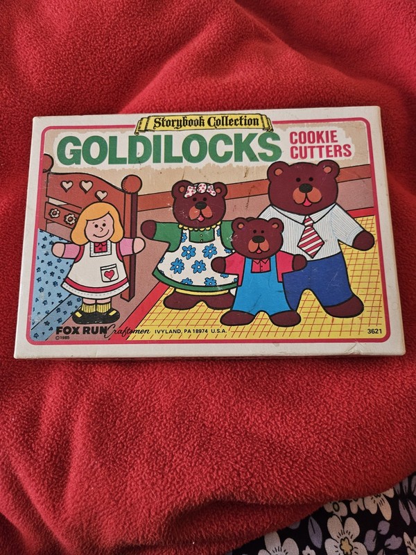 Vintage Storybook Goldilocks 3 Bears Cookie Cutters In Original Box 4 Pieces gallery