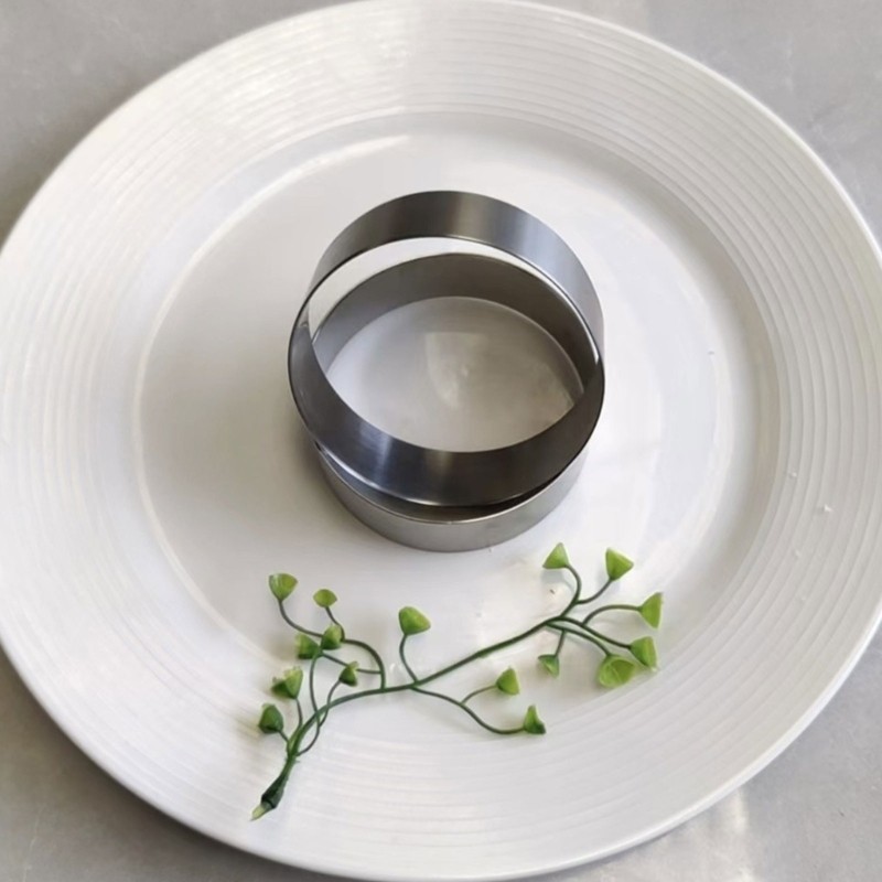 6Pcs Professional Stainless Steel Cake Mold Rings for Home Bakers and Chefs gallery