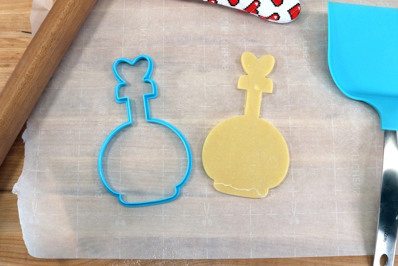 Love Potion Wayfinder Linzer Tart Cookie Cutter gallery