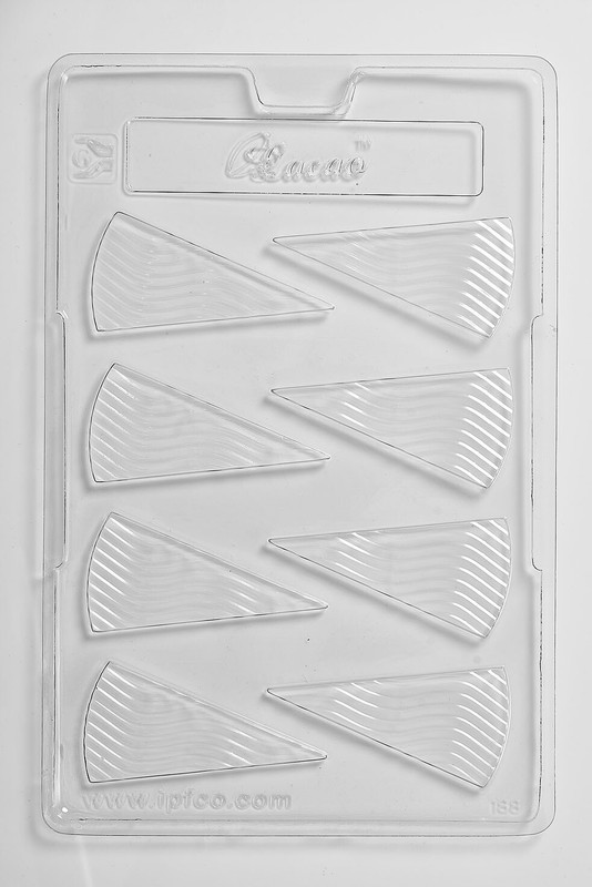 Triangle Wavy Chocolate/Soap Mould – 8 Cavity