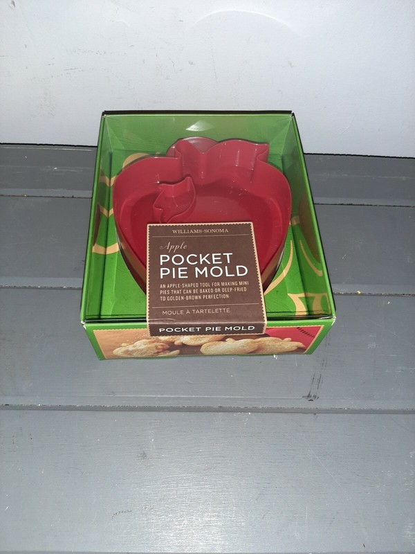 Williams Sonoma Apple Shape Pocket Pie Mold + Recipe New In Box