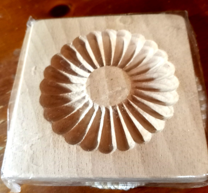 Wooden Cookie Mould 3 &3/4 x 3 &3/4" Wooden Cookie Biscuit Mould Floral gallery
