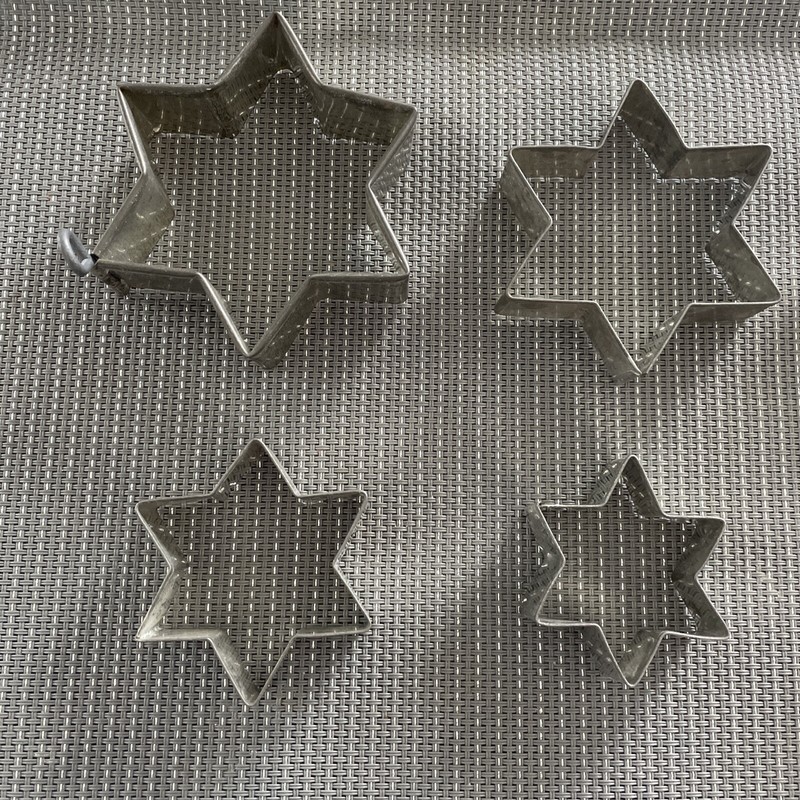 VTG G.M.T.Co Czechoslovakia Set 6 Stars of David Hanuhhaka Metal Cookie Cutters gallery