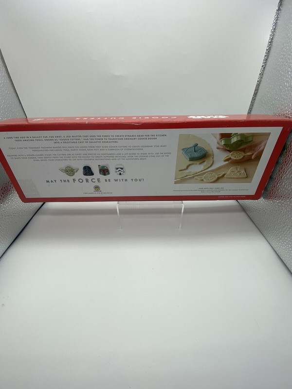 Williams Sonoma Star Wars set 4 Cookie Cutters Death Star Falcon X Wing Tie New gallery