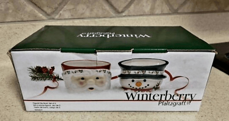 NEW IN BOX COLLECTIBLE PFALTZGRAFF WINTERBERRY FIGURAL DIP SET OF 2 BOWLS