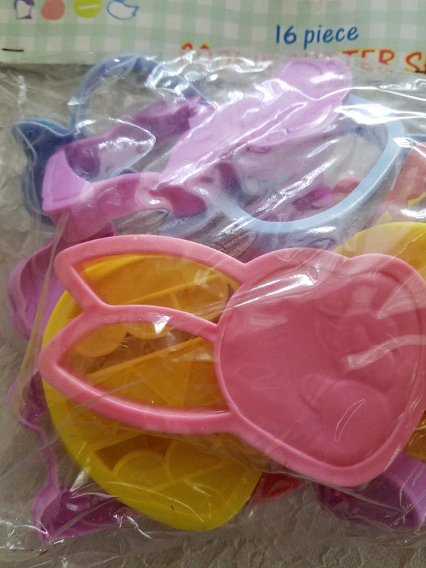 15 PC. DUCK BUNNY EASTER EGG COOKIE CUTTERS LARGER STURDY PLASTIC gallery