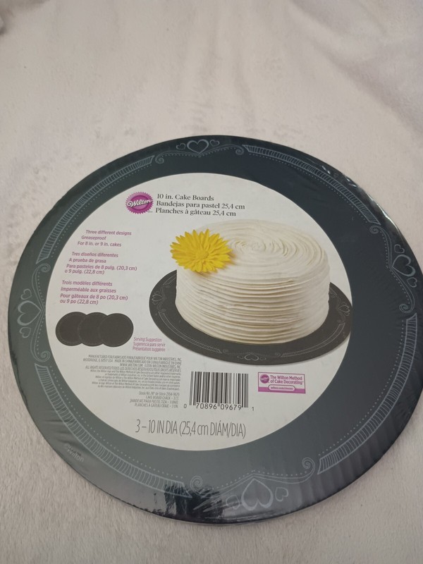 Wilton 10in cake Boards Black Greaseproof New gallery