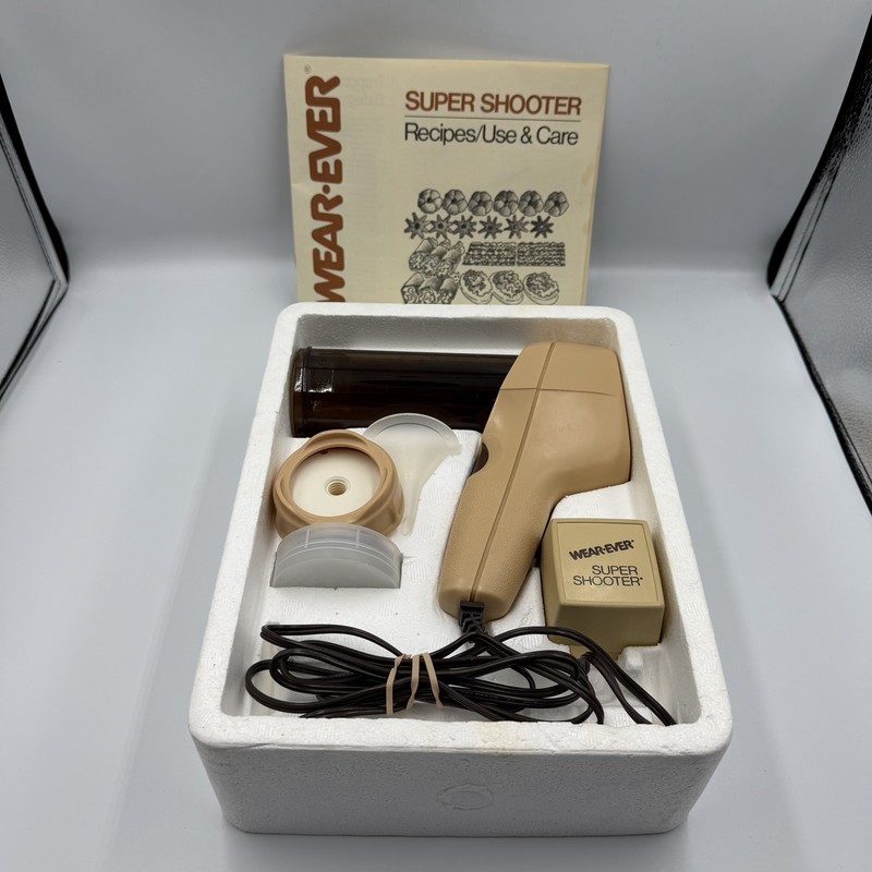 Vintage Wear-Ever Super Shooter 70123 Electric Food Gun Cookie Press gallery