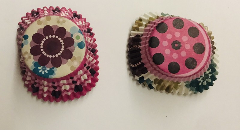 New Cupcake 23 Cupcake Liners 22 Picks Maroon Green Flowers gallery