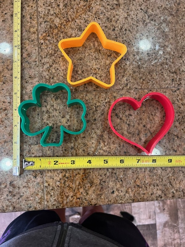 vintage Wilton Decorating MULTI COOKIE CUTTER holidays valentine st patricks