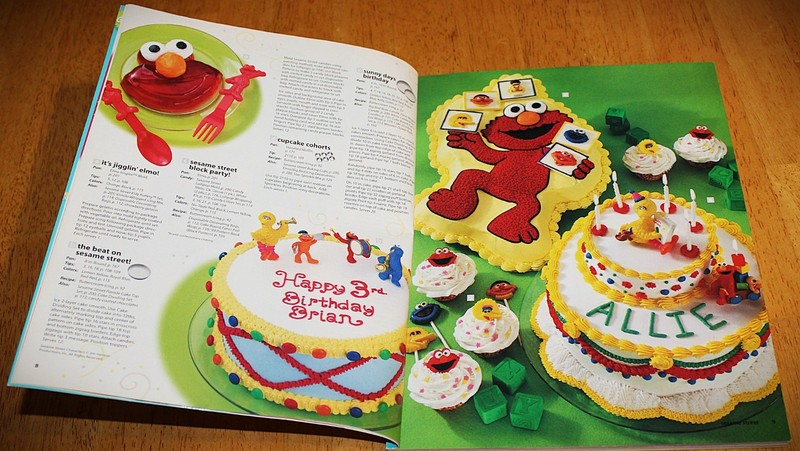 Wilton: YEARBOOK OF BAKING & CAKE DECORATING (Set of 3) 1997, 1999, 2000 Vintage gallery