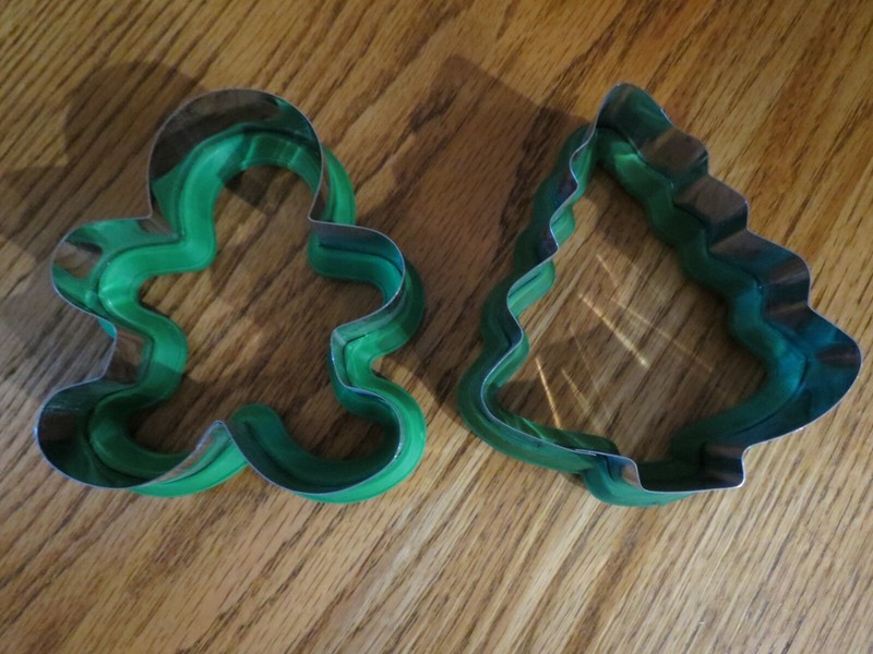 Wilton Comfort Grip Cookie Cutters Gingerbread Man Christmas Tree Set gallery