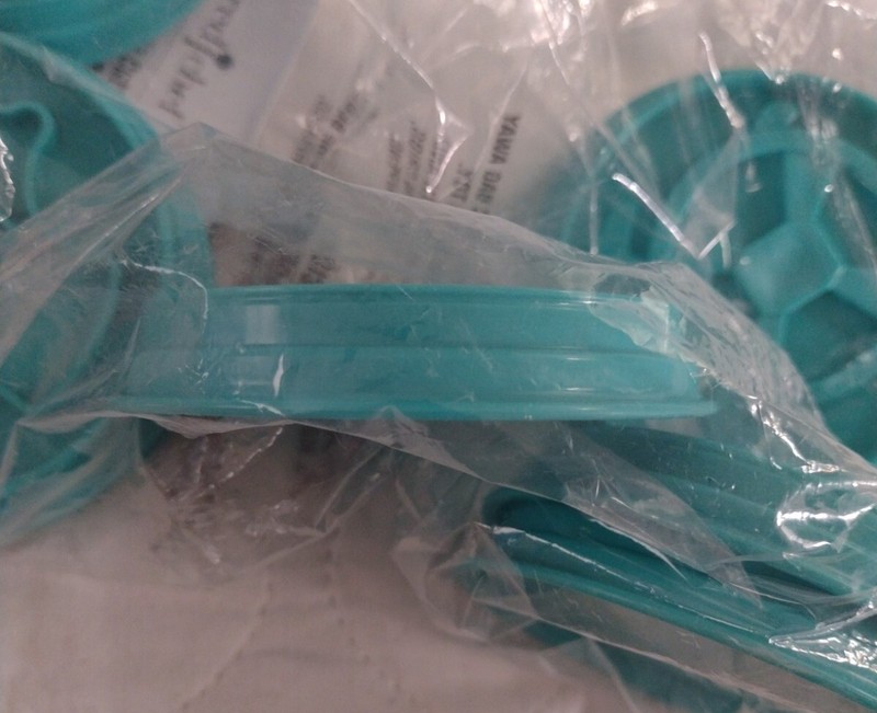 Pampered Chef Under the Sea Plastic Cookie Cutters NIP Retired Sealed set of 7 gallery