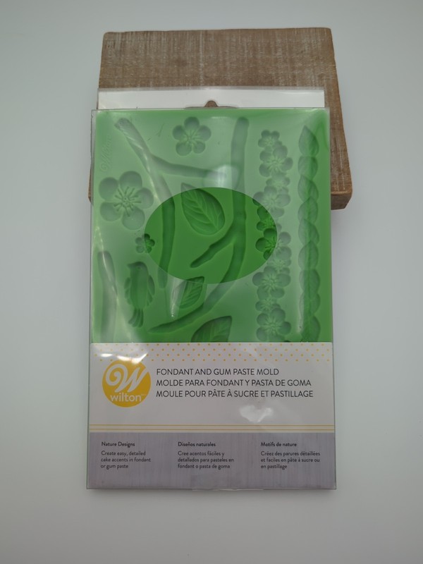 Wilton Nature Design Candy Fondant Mold Play dough jewelry making acrylic New