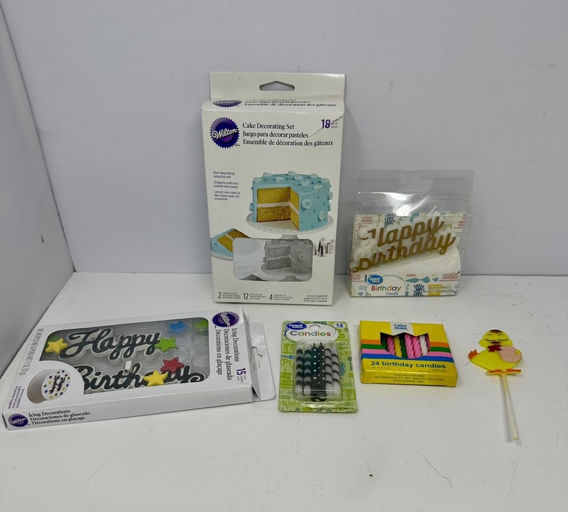 Wilton Cake Decorating Set, Icing Decoration, Three Packs of Candles A0