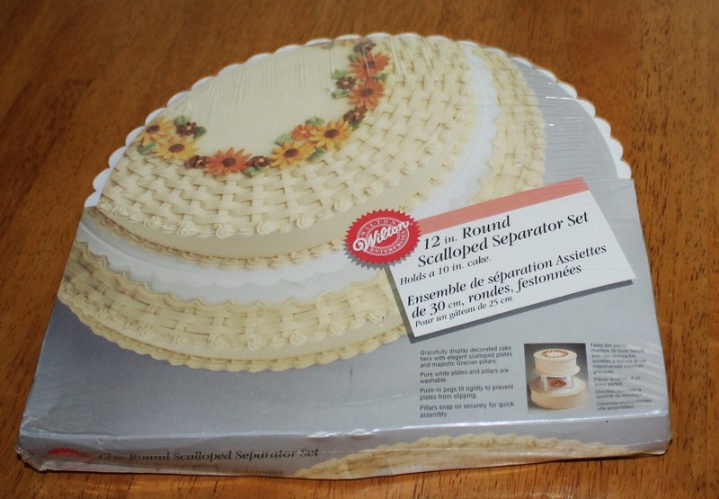 Wilton 12 INCH ROUND SCALLOPED SEPARATOR SET #2103-124 Sealed