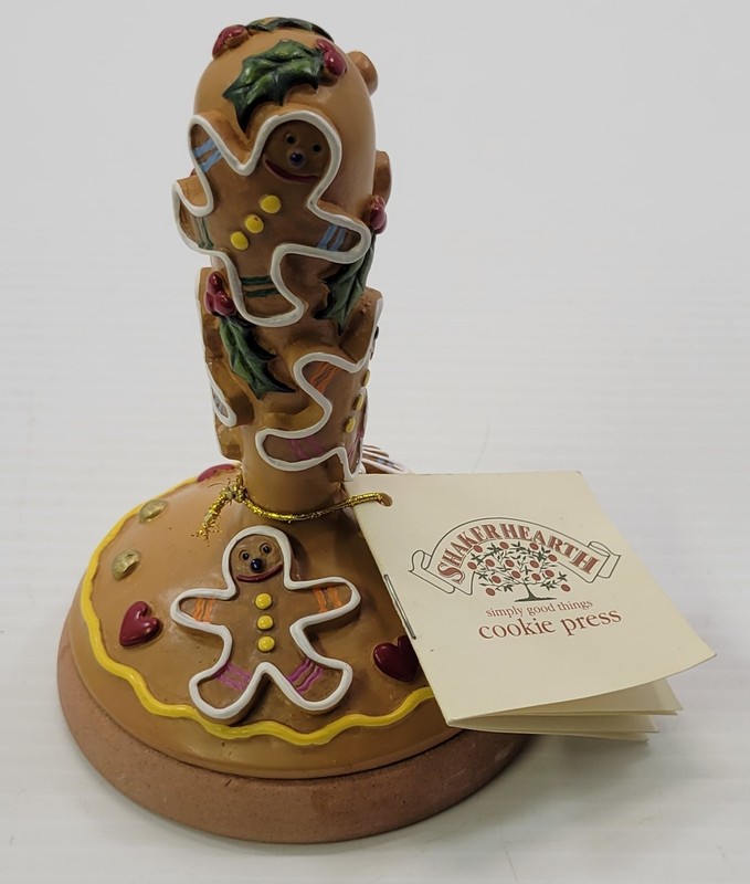 *D) Vintage 1997 Shaker Hearth Christmas Gingerbread Man Terracotta Cookie Press gallery