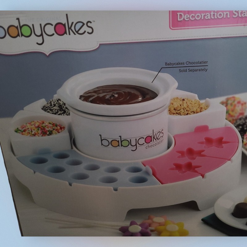 Babycakes Multi Function Decoration Station (New Unopened) gallery