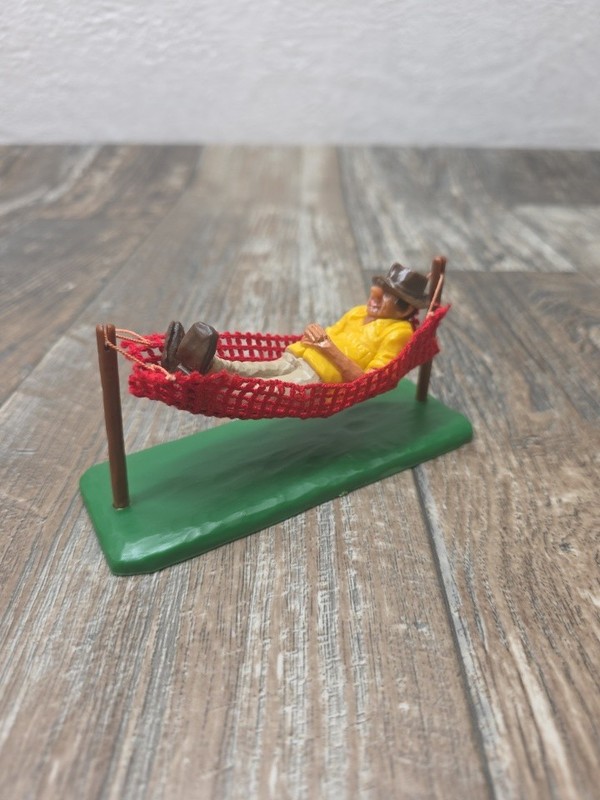 Wilton cake topper Hammock guy 1978 . Cabin Decore Camping. Relaxation. gallery