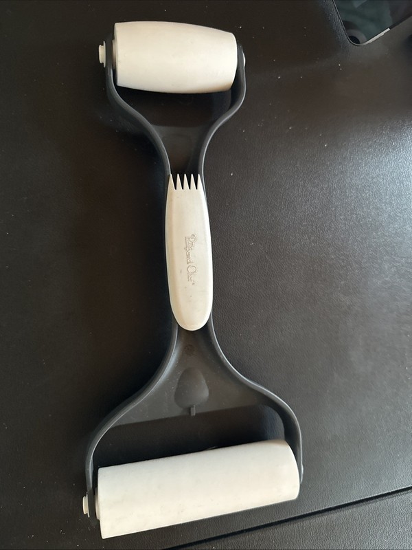 Pampered Chef Baker’s Roller Double Ended Rolling Pin Pastry Dough