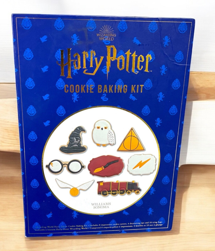 Harry Potter Williams Sonoma Cookie Baking Kit Cutters Wizarding World
