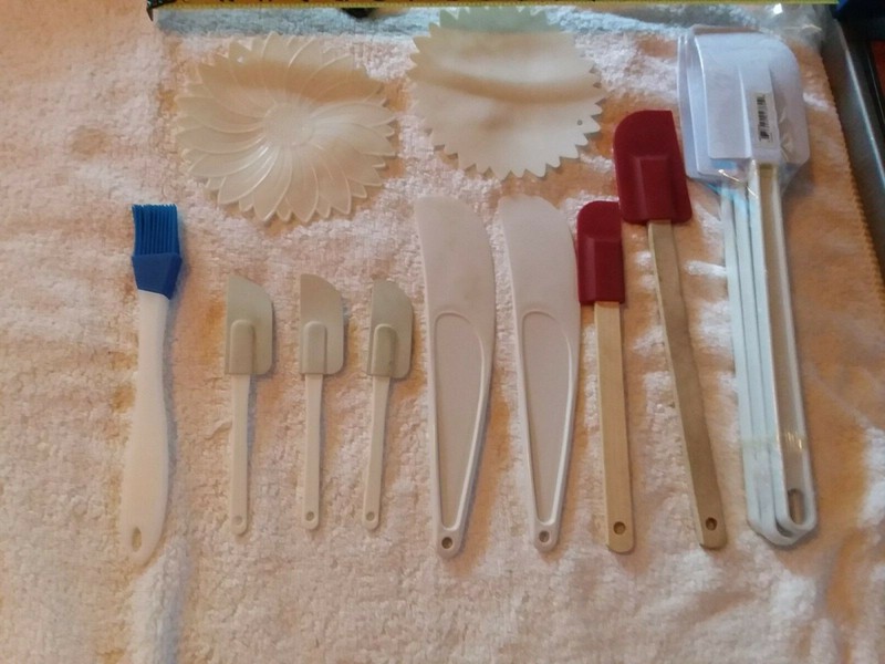 spatulas 13 piece lot bowl scrapers silicon brush cooking utensil kitchen NOS