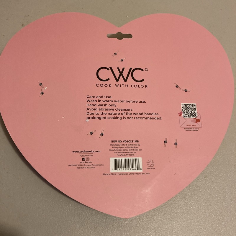 CWC Cook With Color Set Of 5 cookie cutters Red NEW gallery