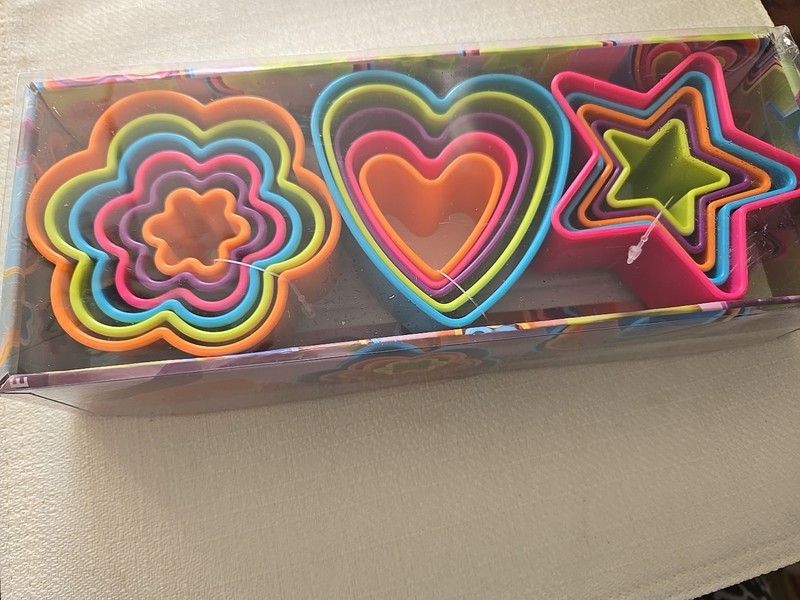 Brandani Gift Group Italian Style Colorful Biscuit/Cookie Cutters gallery
